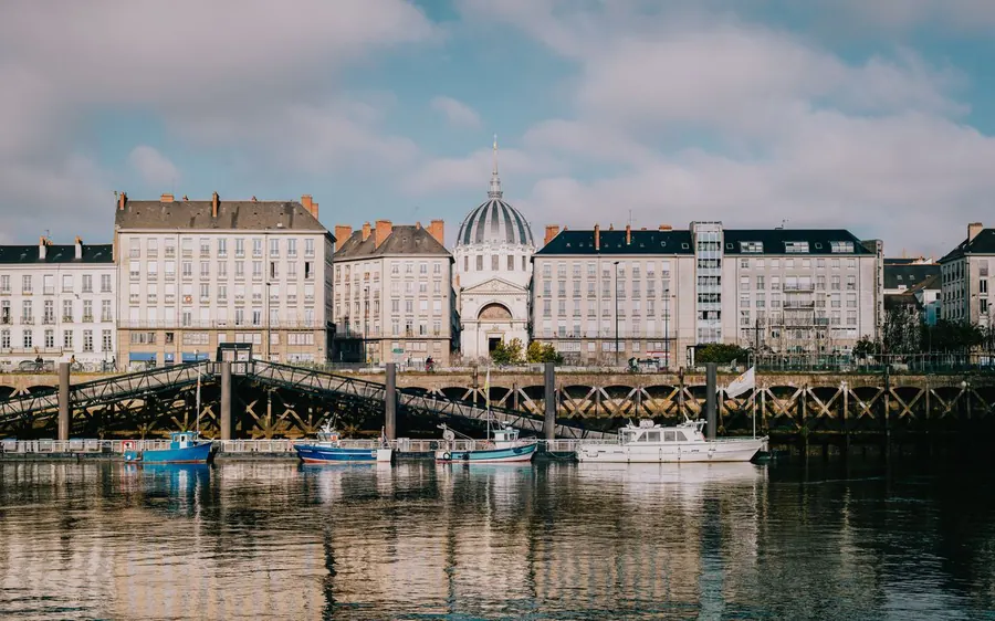 Les quais de Nantes au bord de la Loire